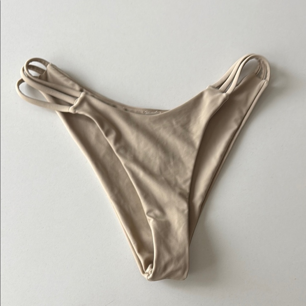 Nude bikini bottoms
